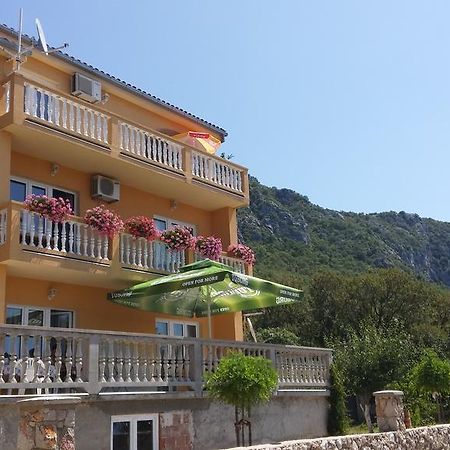 Apartman "Anna" Брибир Экстерьер фото